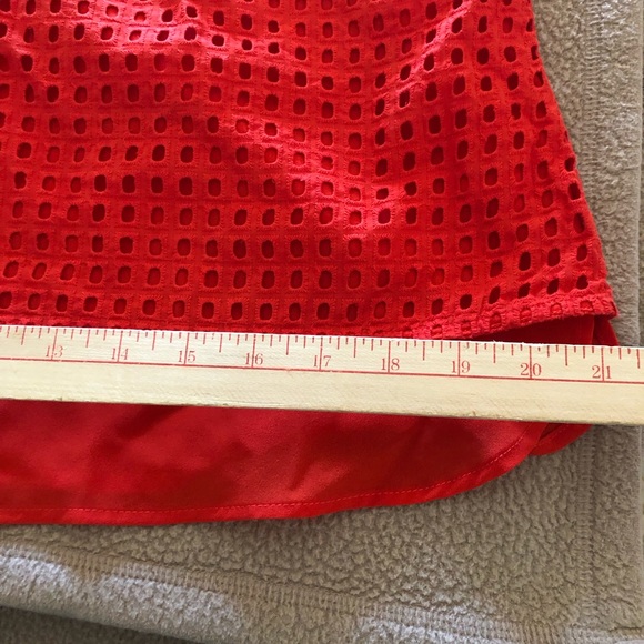 J . Crew Woman’s Size 12 Poppy Red eyelet top - Picture 13 of 15